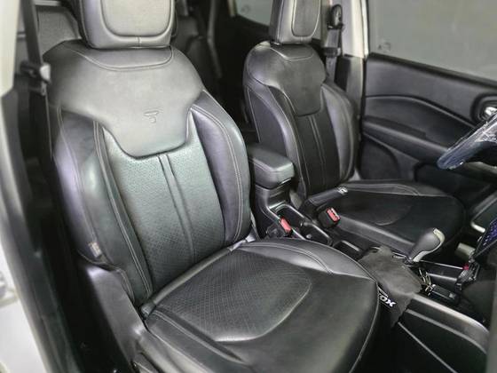 FIAT TORO 2.0 16V TURBO DIESEL VOLCANO 4WD AT9 FIAT TORO 2.0 16V TURBO DIESEL VOLCANO 4WD AT9
